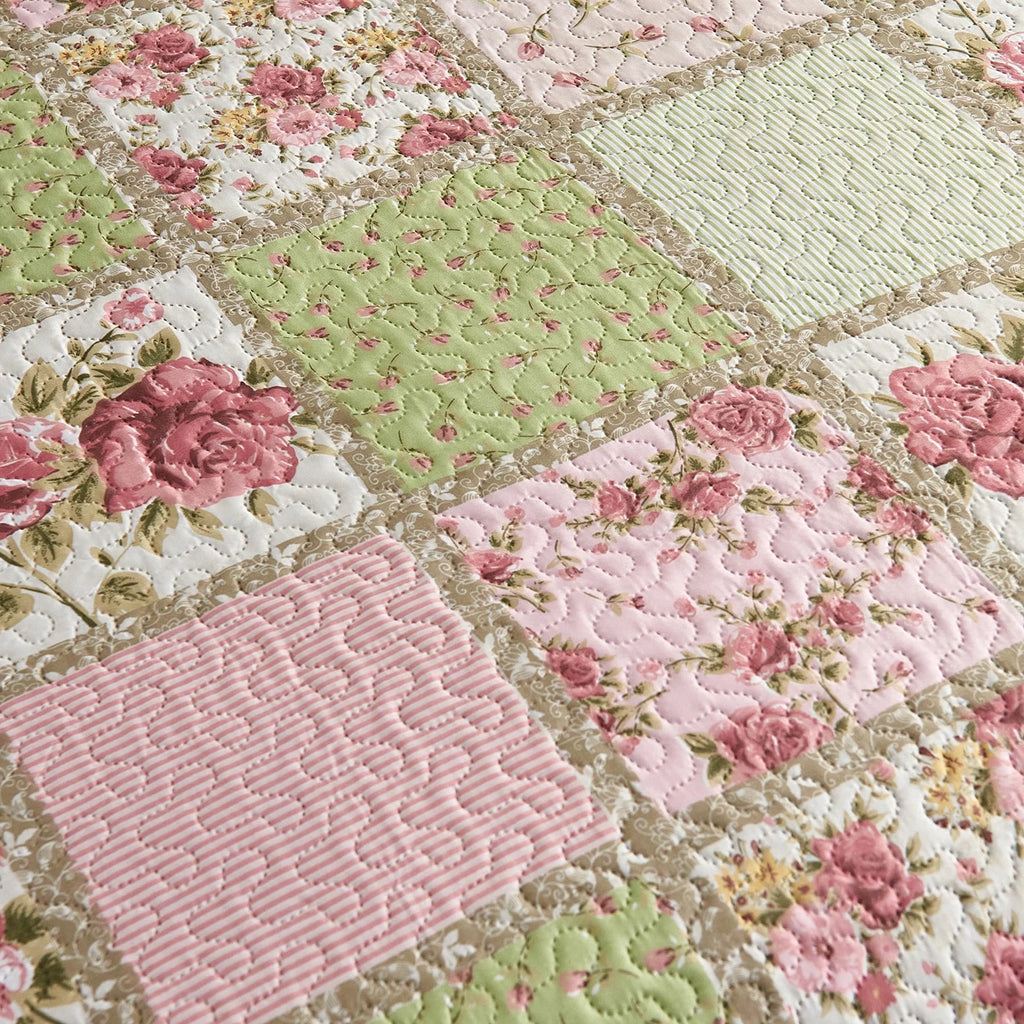 3-Piece Queen Size Reversible Quilt Set O246