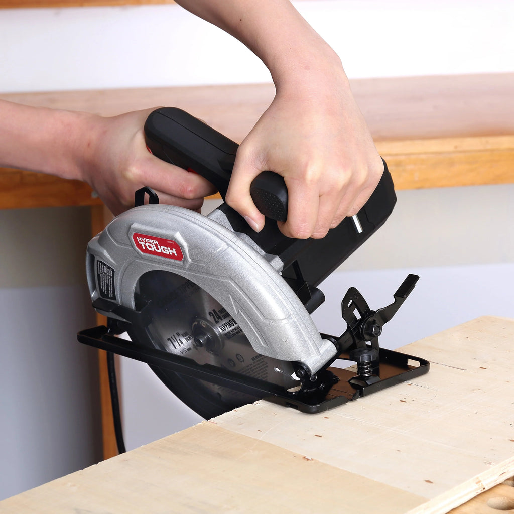 12 Amp Corded 7-1/4 inch Circular Saw S590782