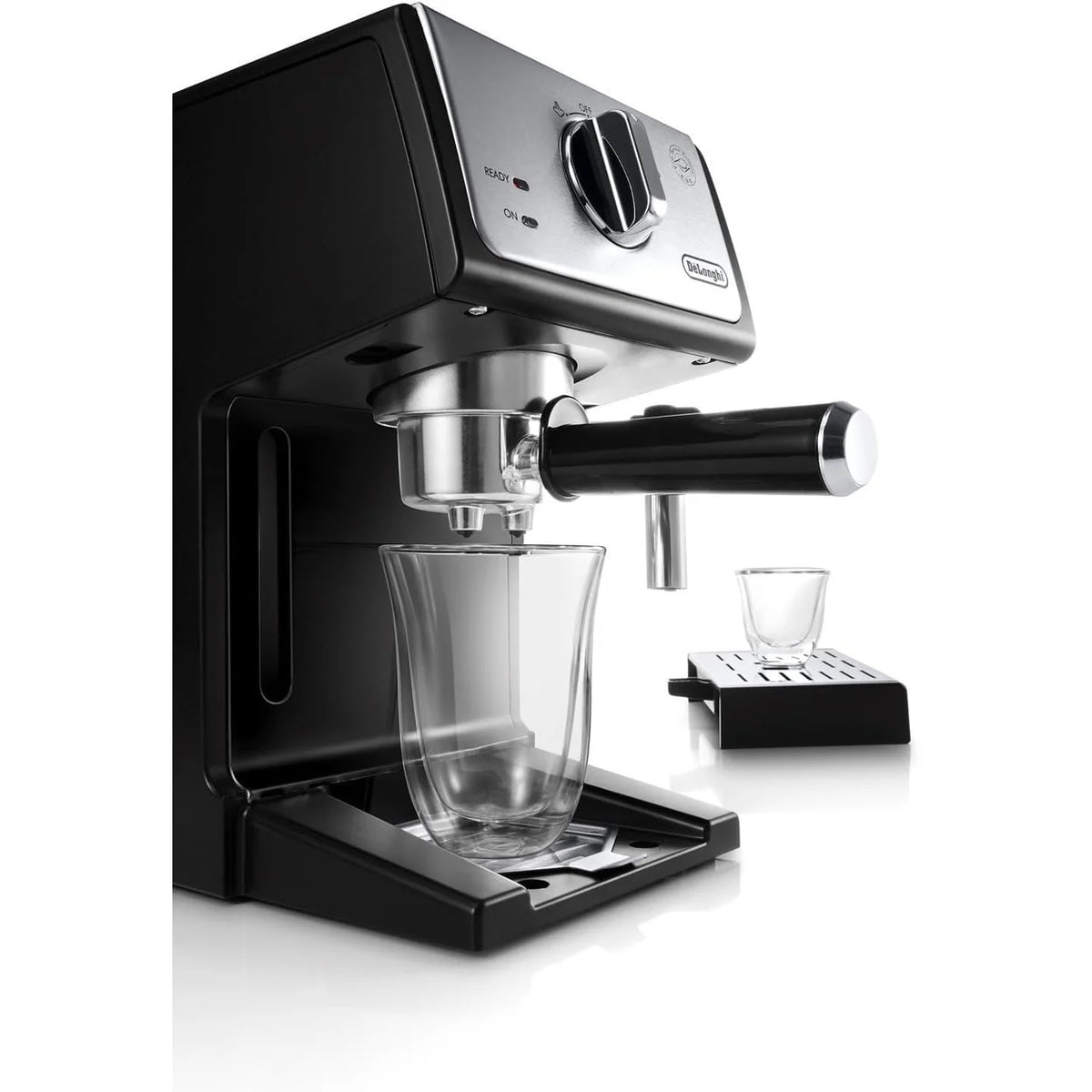 15-Bar Pump Espresso and Cappuccino Machine D698408